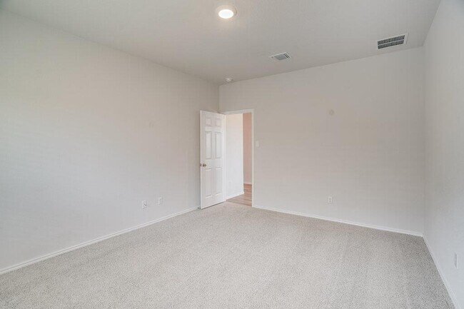 Building Photo - 521 Anconia Ct