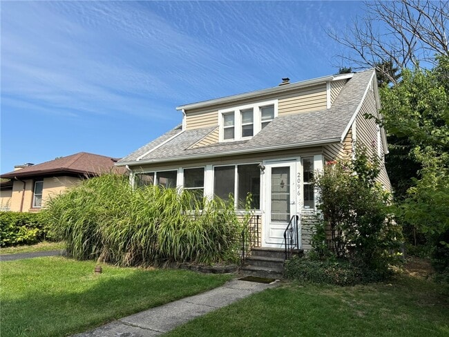 Primary Photo - 2096 Norton St