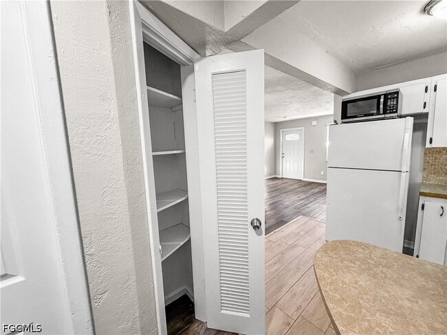 Building Photo - 3744 Estelle Ave