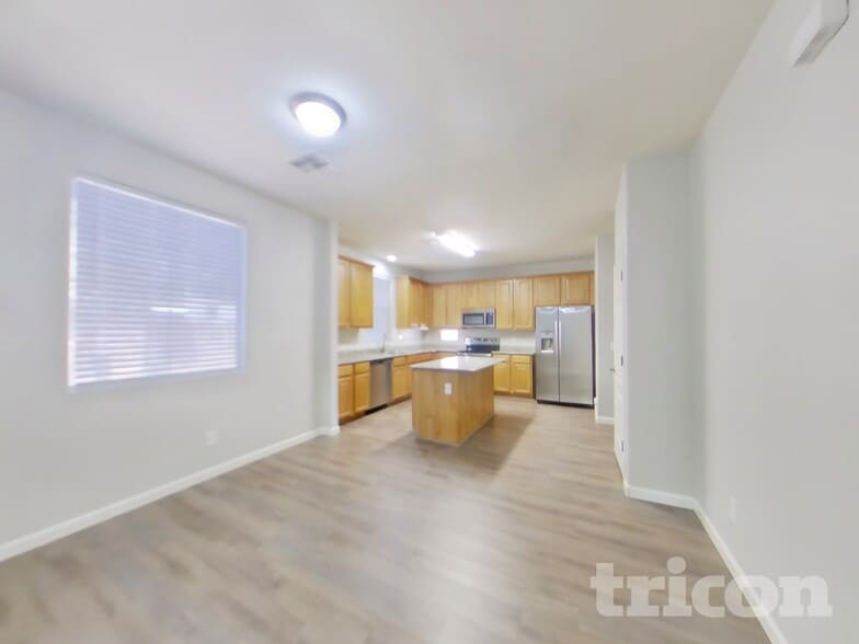 Building Photo - 4360 E Carla Vista Dr