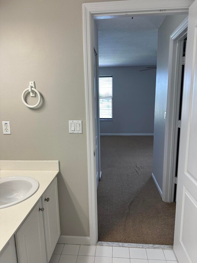 Building Photo - 127 Lancaster Way