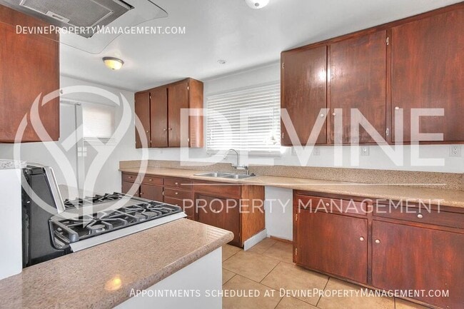 Building Photo - 15044 Redondo Dr