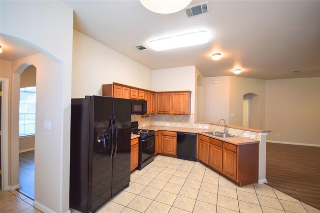 Building Photo - 102 Newport Landing Pl