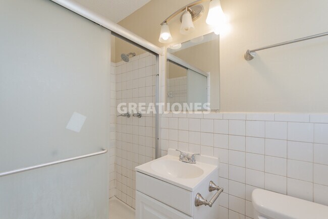 Building Photo - 7268 Fontana Dr