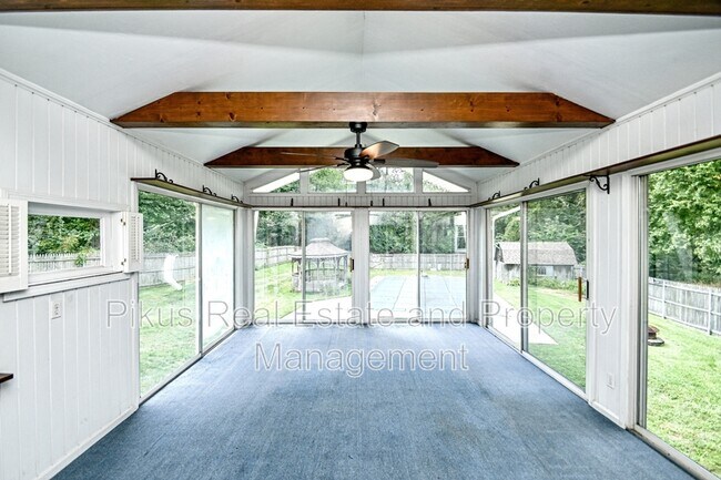 Building Photo - 1280 Linwood Ave SW