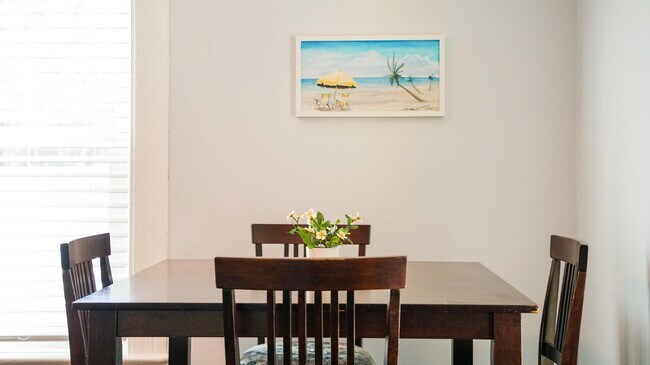 Building Photo - 14 Sanchez Ave