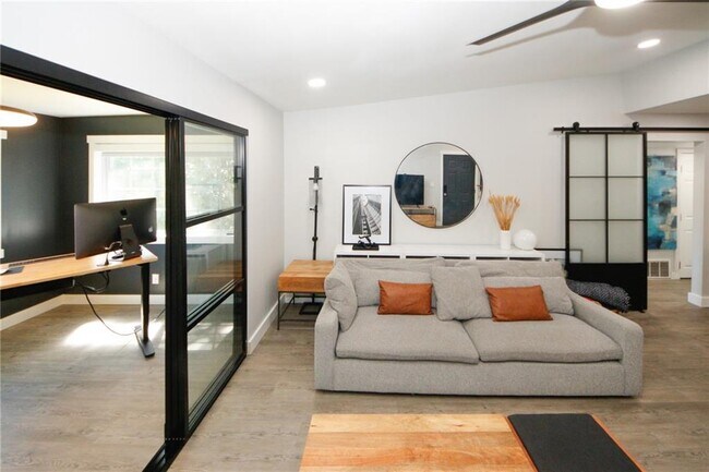 Building Photo - 1468 Briarwood Rd NE