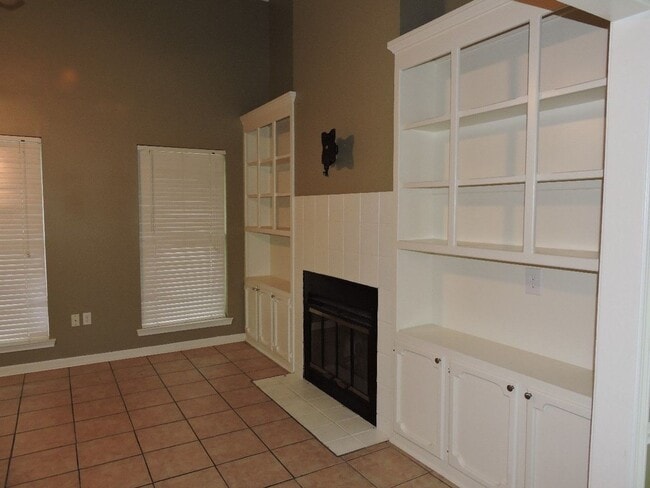Building Photo - Great Stumberg Ridge Garden Home 2BR/2.5 Baths
