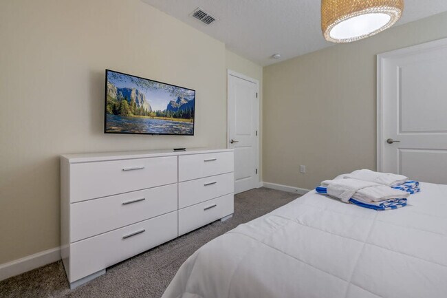 Building Photo - 4532 Target Blvd