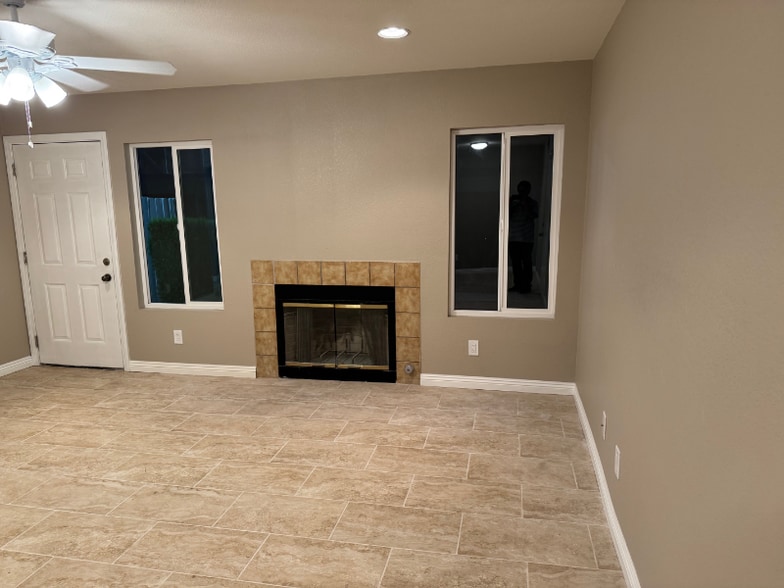 Building Photo - 16645 Valencia Ave