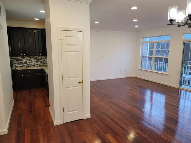 Building Photo - 14 McMartin Ct