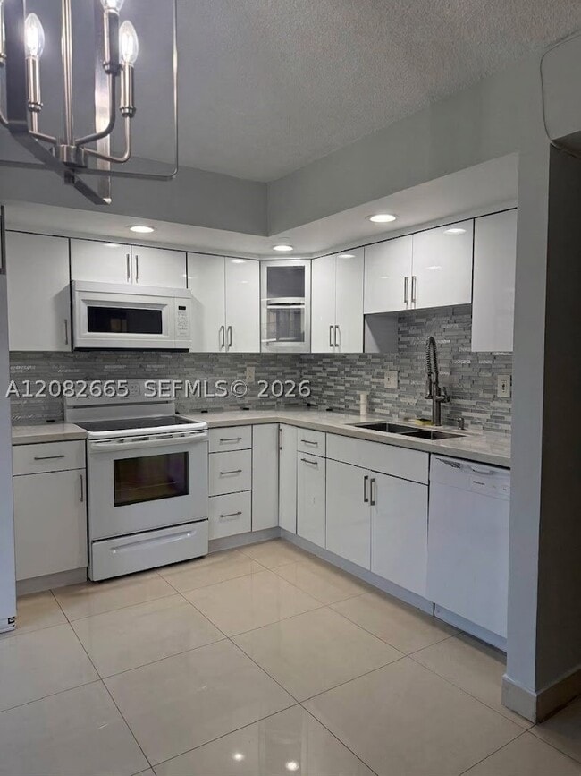Building Photo - 8650 SW 133rd Avenue Rd