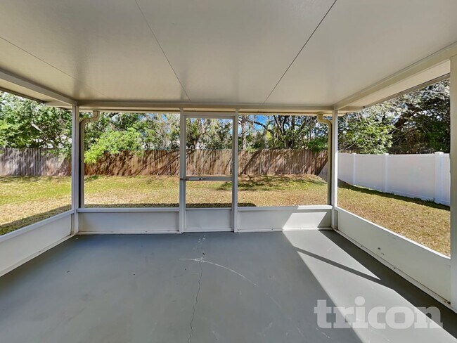 Building Photo - 1532 Wallace Manor Ave