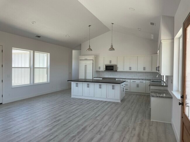Building Photo - 7575 Manning Rd