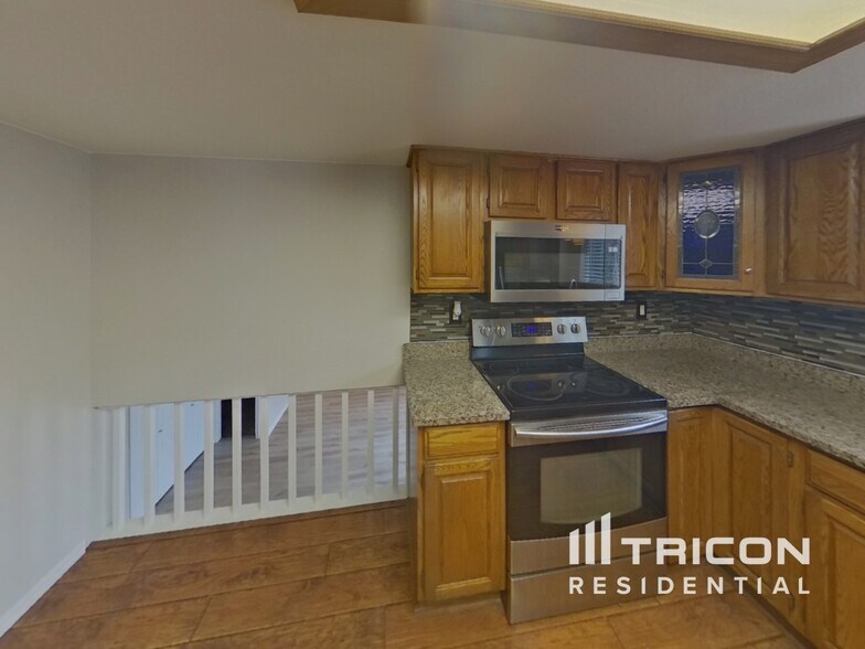 Building Photo - 6445 Fall River Dr