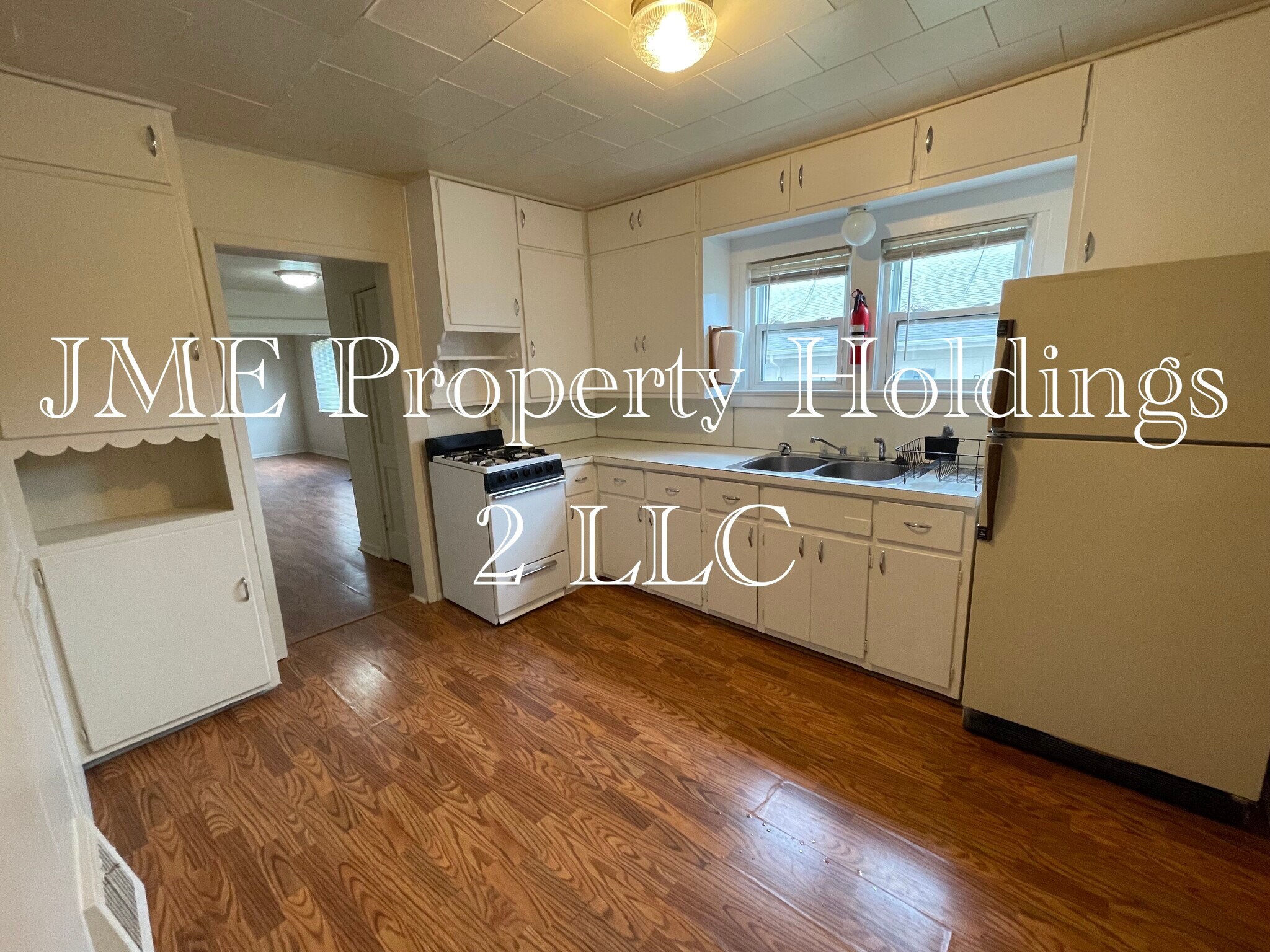 Building Photo - 113 W Young St