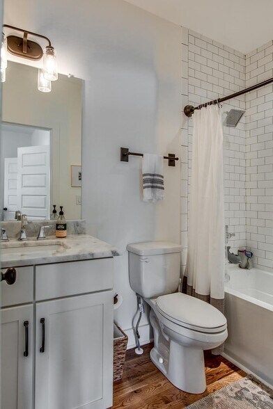 Guest Bathroom - 3509A Sanford Ave