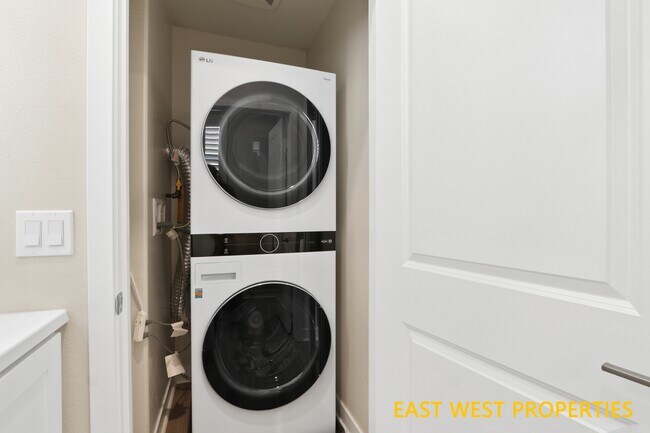 Building Photo - 25 Stetson St