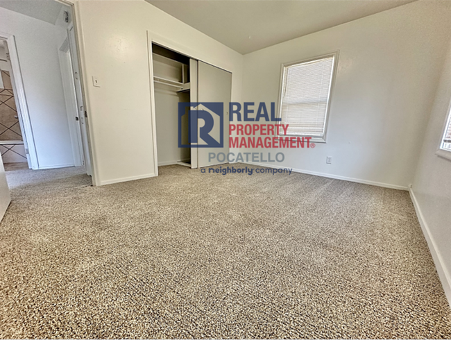 Building Photo - MOVE IN SPECIAL - Newly remodeled - 3 Bedr...