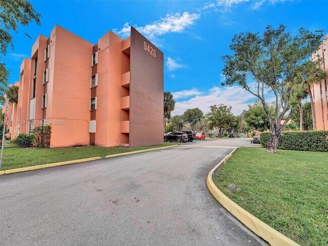 Building Photo - 9420 W Flagler St