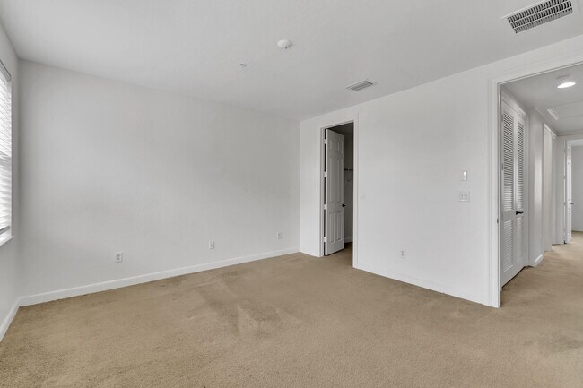 Building Photo - 770 Millbrae Ct