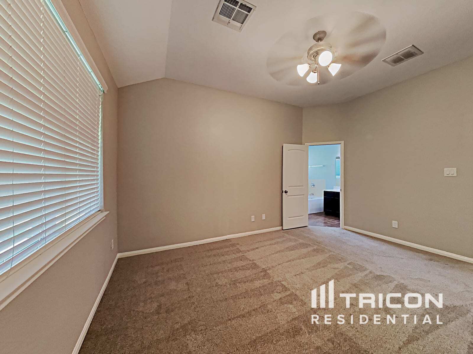 Building Photo - 21566 Alexa Forest Dr