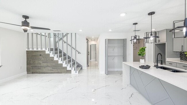 Building Photo - 1414 E Harding St