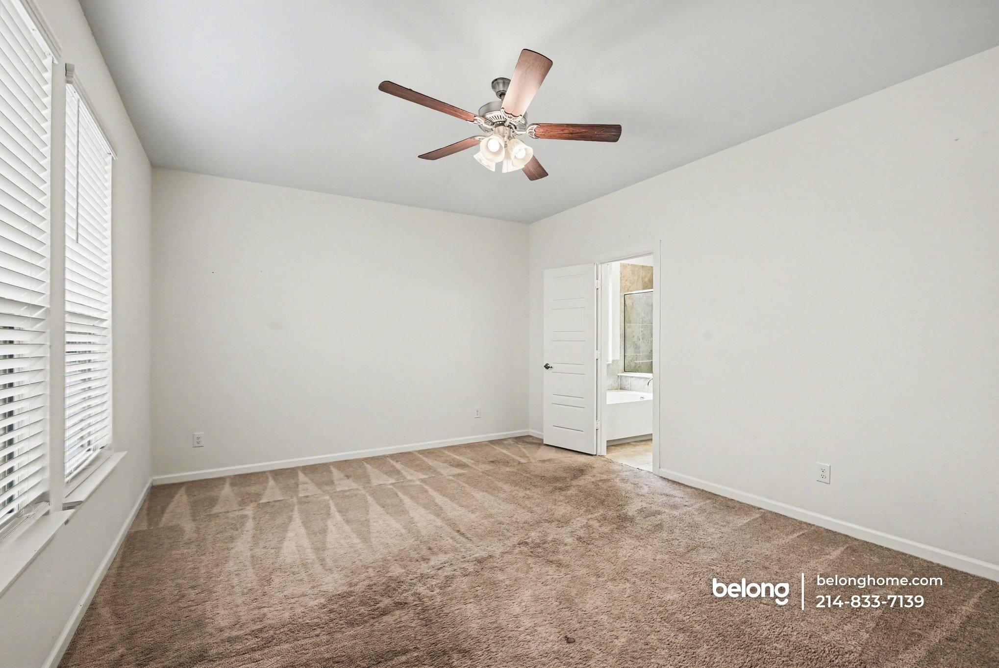 Building Photo - 5458 Ridgeway Dr