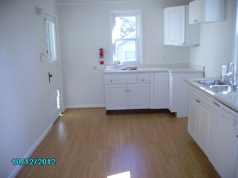 Building Photo - 3922 S Madison Ave