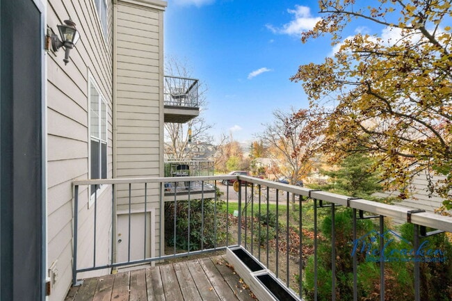 Building Photo - 486 Lori Ln