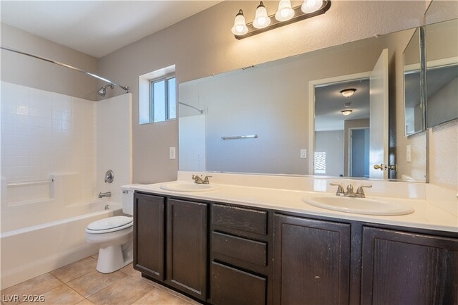 Building Photo - 688 Emerald City Ave