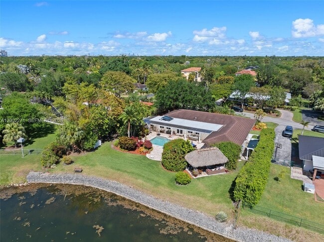 Building Photo - 10740 SW 74th Ct