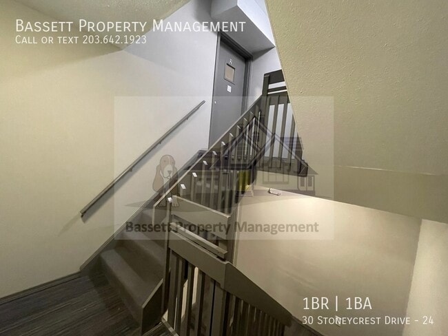 Building Photo - 30 Stoneycrest Dr