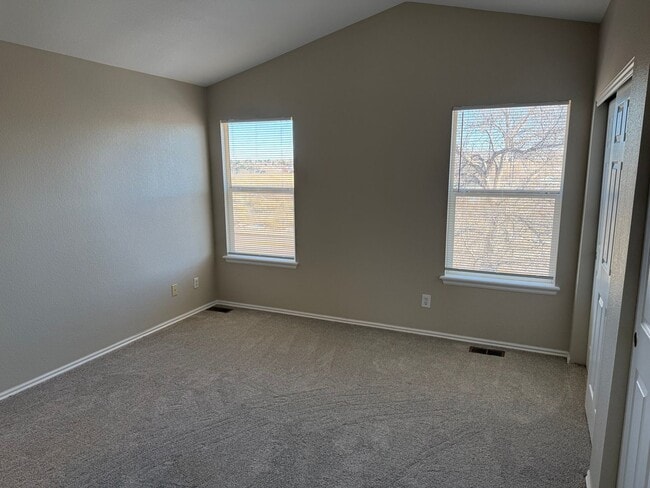 Building Photo - Beautifully refreshed 3-bed, 2.5-bath home in the heart of Highlands Ranch