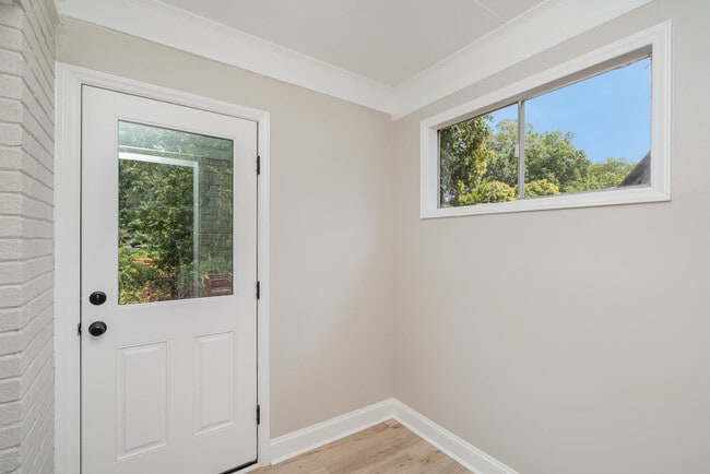 Building Photo - 3634 Carlyle Dr
