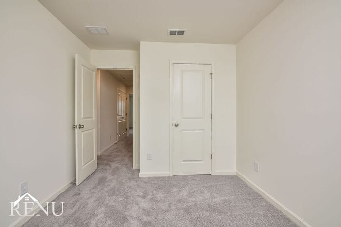 Building Photo - 1473 Hyatt Cir