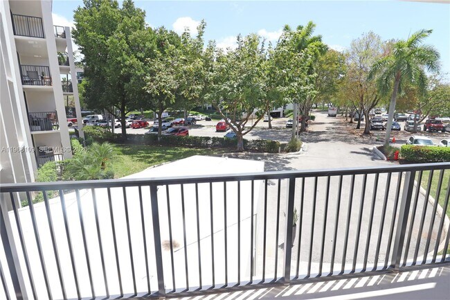 Building Photo - 1301 River Reach Dr