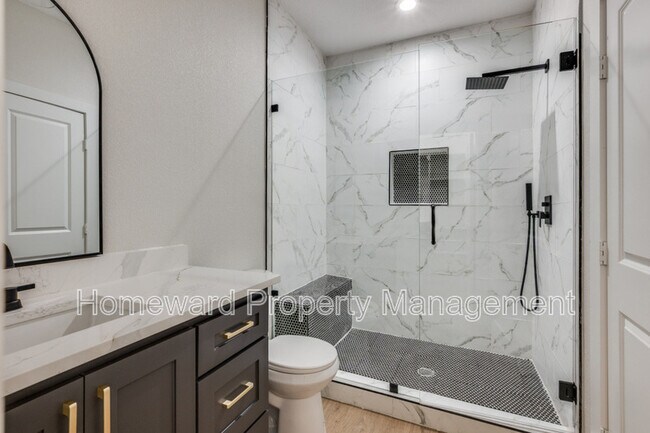 Building Photo - 825 Stamps Ave