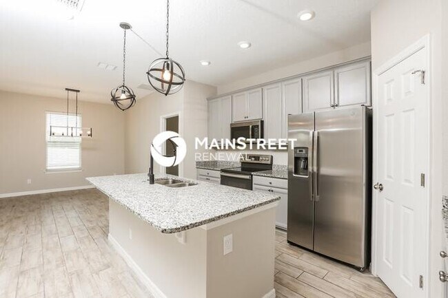 Building Photo - 3 Bedroom Pet-Friendly Home in GRAND ISLAND, FL with Main Street Renewal