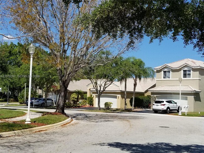 Building Photo - 1527 Palermo Dr