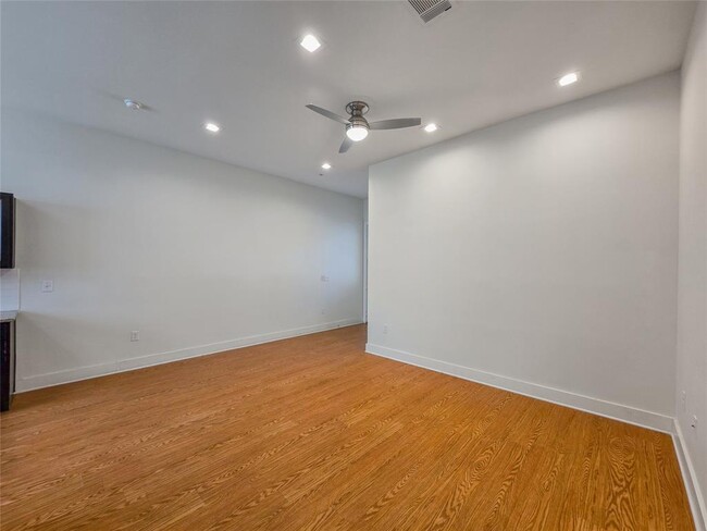 Building Photo - 2400 Louis Henna Blvd