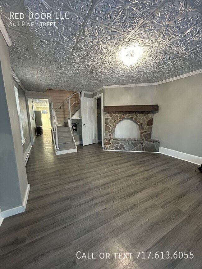 Building Photo - 641 Pine St