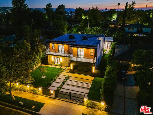 Building Photo - 5141 Varna Ave