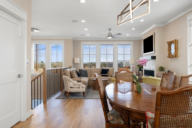 Building Photo - Bradshaw Commons