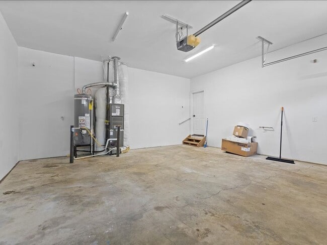 Building Photo - Newly Renovated Beaverton Home with Natura...