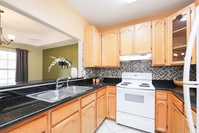 Building Photo - 1000 Ranchway Dr