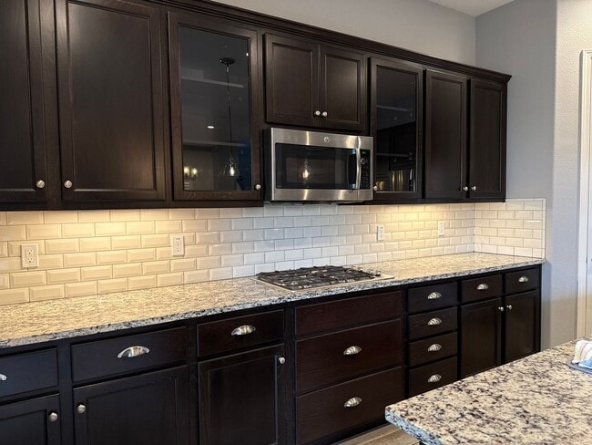 Building Photo - 4 Bed 3 Bath $75k in Upgrades!!!!