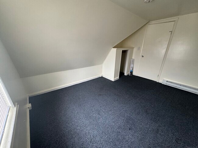 Building Photo - 5 W Main St