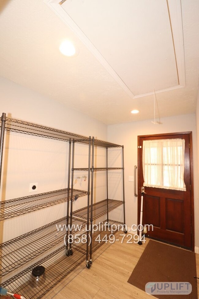Building Photo - 4721 Meadowridge Rd