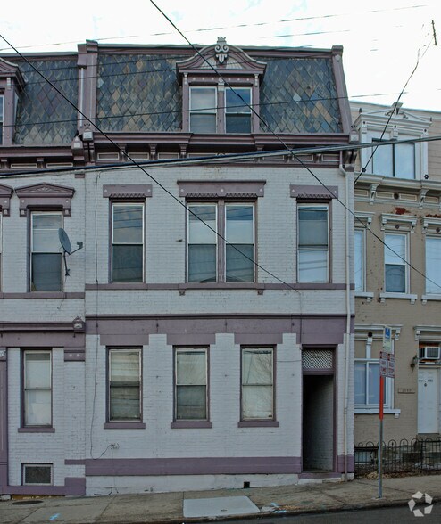 Building Photo - 2582 W McMicken Ave